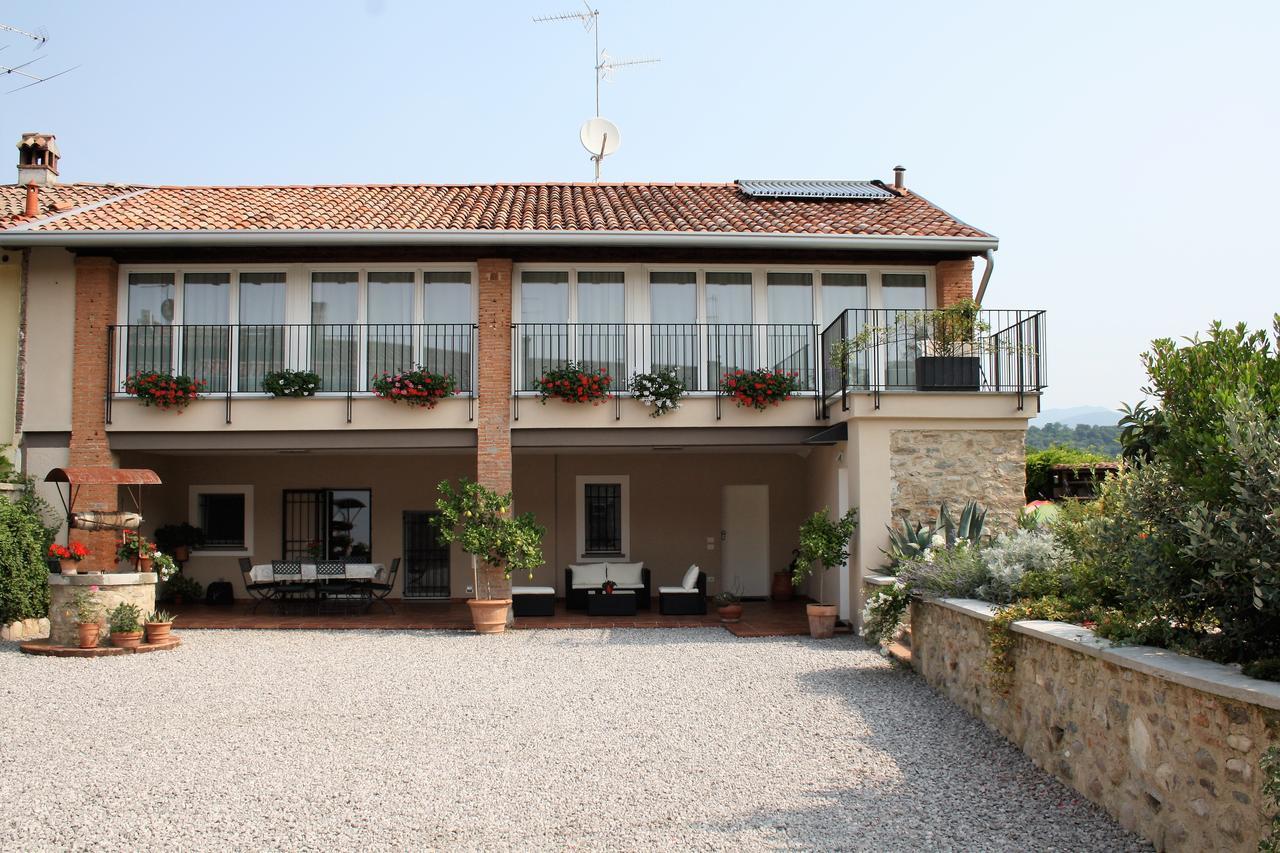 مبيت وإفطار Passirano Cascina San Martino المظهر الخارجي الصورة