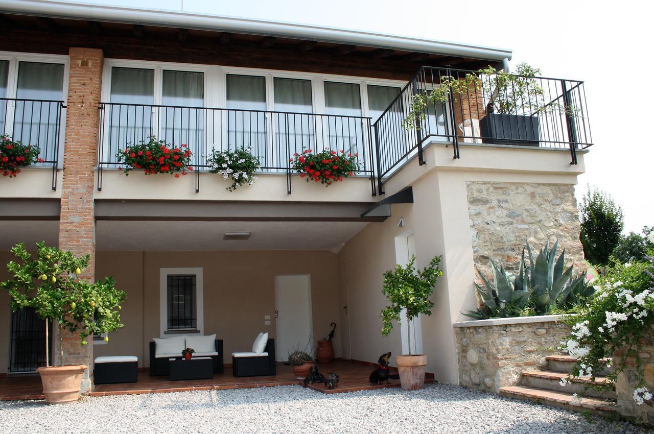 مبيت وإفطار Passirano Cascina San Martino المظهر الخارجي الصورة